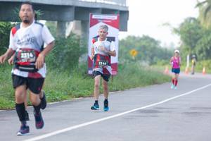 BIB: 2314, 2144
                            <button type="button" onclick="openModal(5826878)" class="btn btn-primary btn-sm float-right btn-popup" data-toggle="modal" data-target=".modal-high-quality">
                        <i class="fas fa-shopping-cart"></i> Add to Cart
                    </button>
                                            <button type="button" onclick="isThisMe(5826878, true)" class="btn btn-success btn-sm float-right btn-popup btn-isme hidden" data-toggle="tooltip" data-placement="bottom" title="นี่คือรูปของคุณใช่ไหม คลิกที่นี่เพื่อเอาเข้าอัลบั้ม">
                        <i class="fas fa-plus"></i> Add to album
                    </button>
                    <button type="button" onclick="isThisMe(5826878, false)" class="btn btn-warning btn-sm float-right btn-popup btn-isnotme hidden">
                        <i class="fas fa-ban"></i> Remove from album
                    </button>